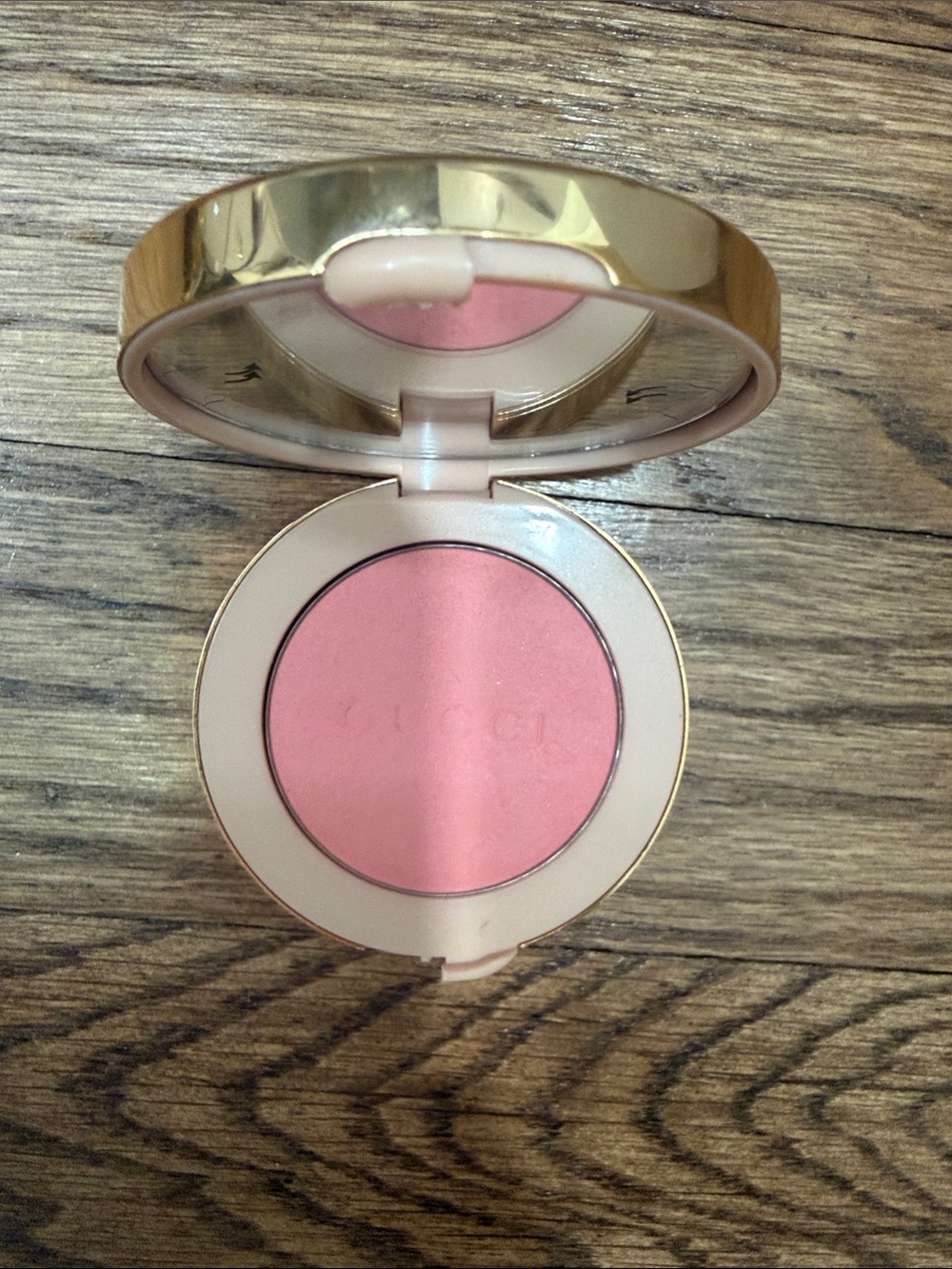 Gucci Cheek & Eye Powder 01 Silky Rose
